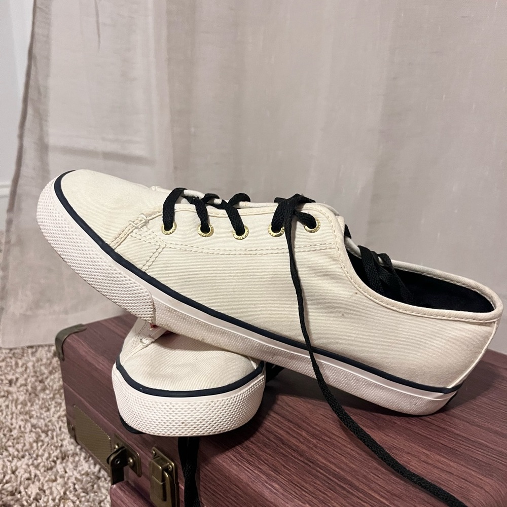 Sherry white sneakers. Size 10